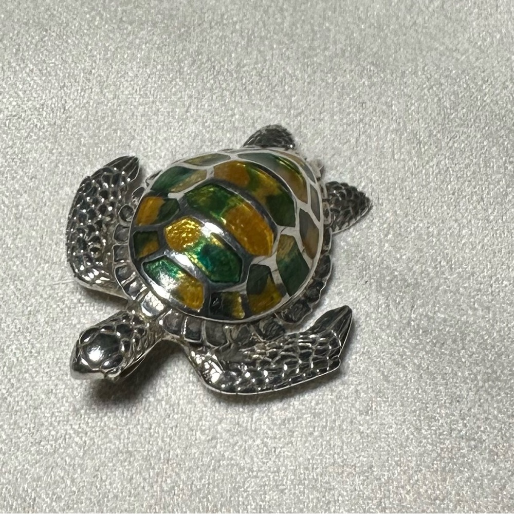 Vintage rare Kabana sterling turtle pendant